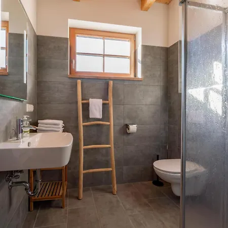 Im Gruenen Herzen دونيغسباشوالد